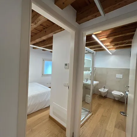 بيت ضيافة Residenza Della Samaritana فيرونا
