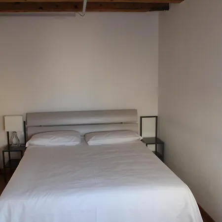 Residenza Della Samaritana بيت ضيافة 2*