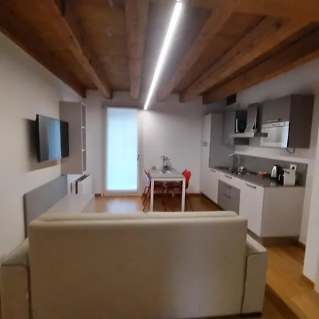 بيت ضيافة Residenza Della Samaritana فيرونا